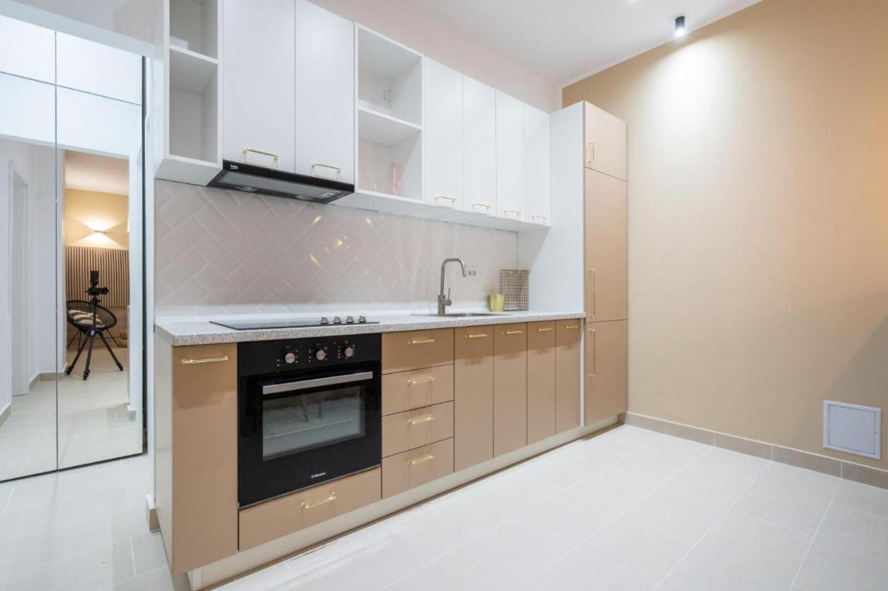 Fabulous Apartament With View In Calea Victoriei بوخارست المظهر الخارجي الصورة